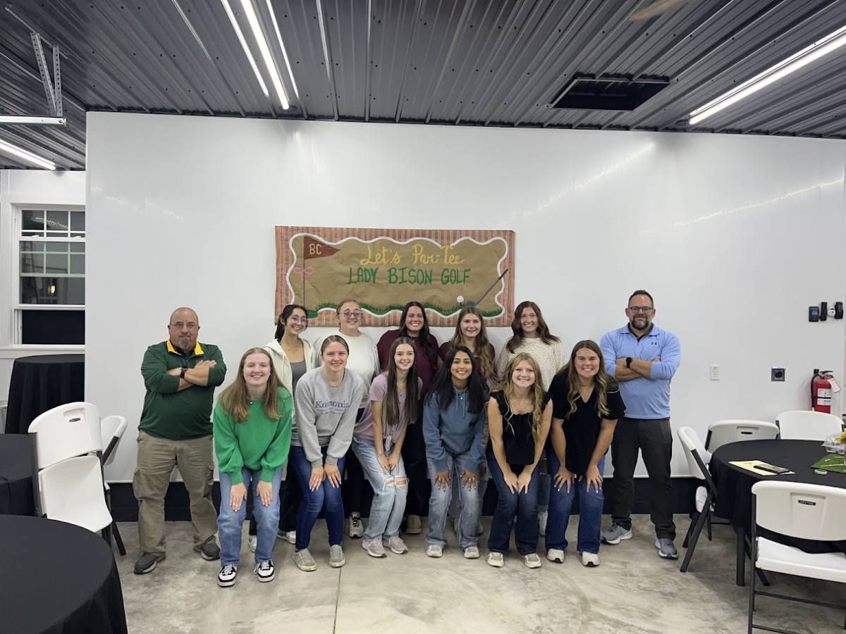 Girls Golf Team Finishes Season with a Par-Tee